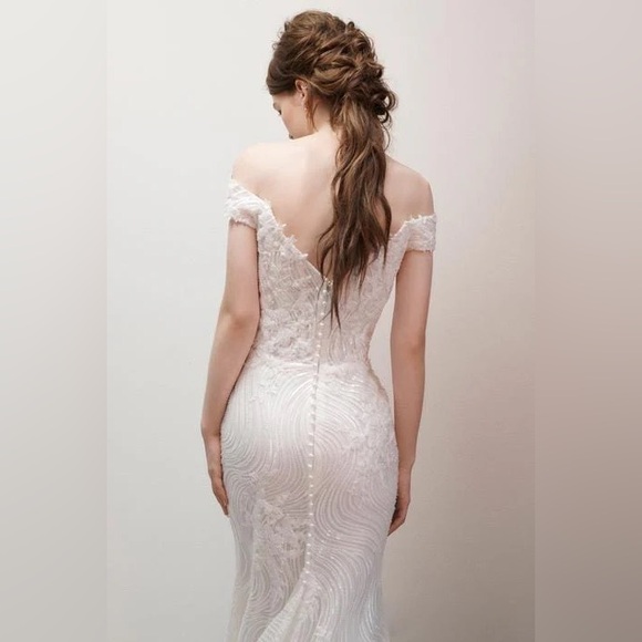 Rivini Joni Sample Gown Size 6 in Ivory - Picture 2 of 8